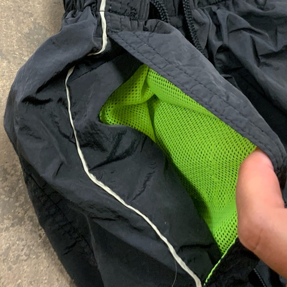 Urban Outfitters Women's Size Small Track Jogger Pants Black w/Green Lining UO - Picture 6 of 10